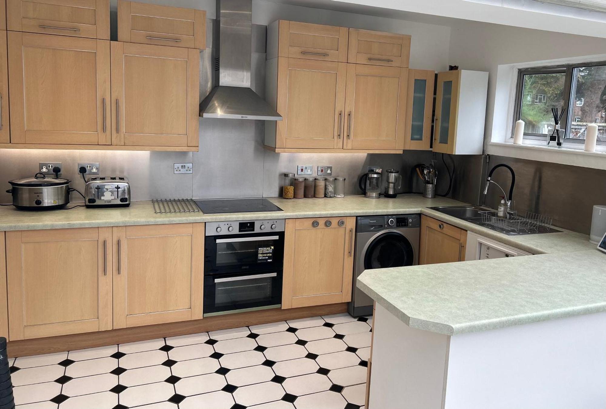 Wandsworth, South London Deluxe King Room 5 Экстерьер фото